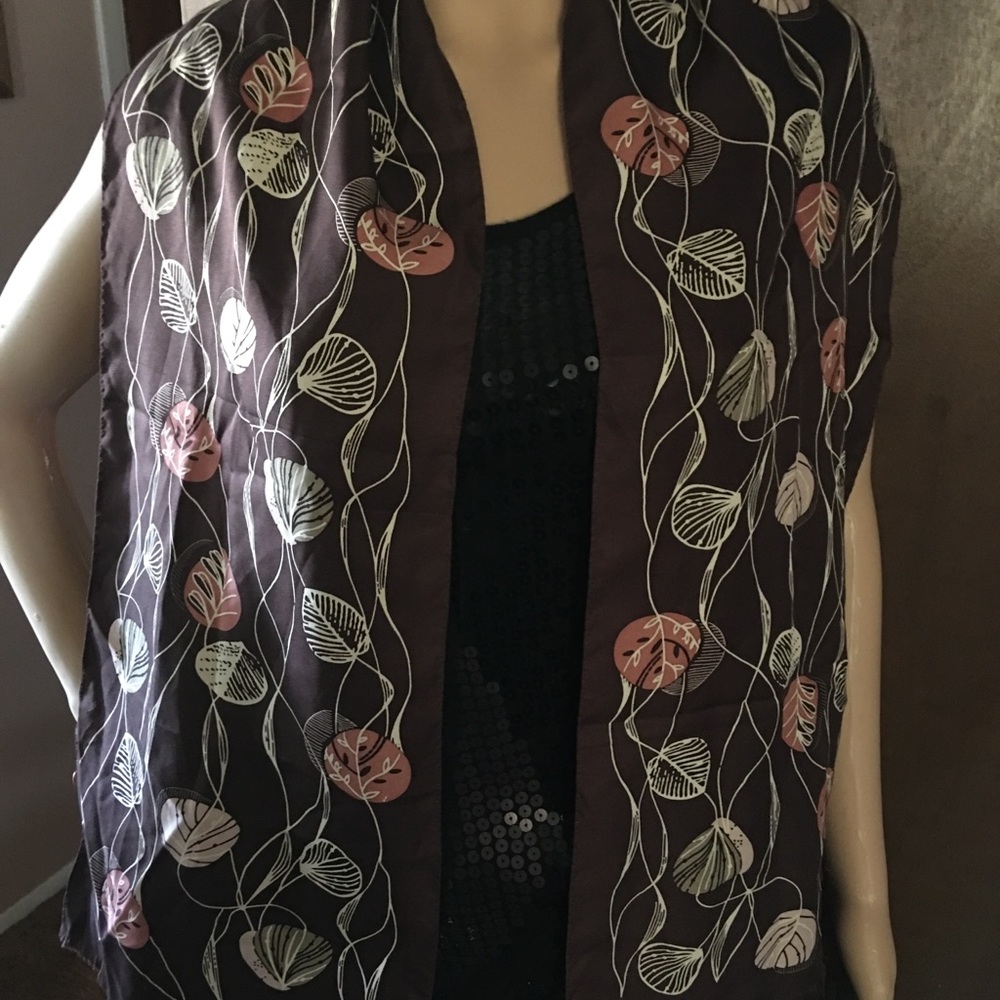 Ann Taylor Loft 10”X56” Fancy Leaf Pattern Scarf